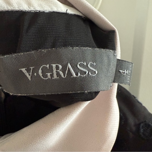 V-Grass black swiss dot short-sleeve drop waist dress with white collar - size 4 - Picture 8 of 8